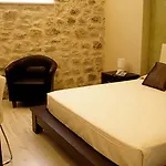 Abraxia Bed & Breakfast 4*
