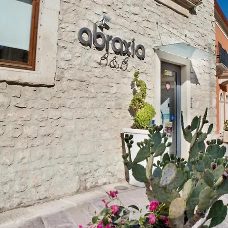Abraxia Bed & Breakfast 3*