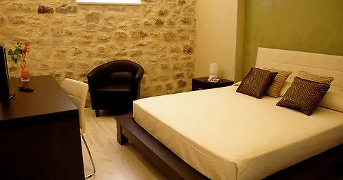 Abraxia Bed and Breakfast 4*